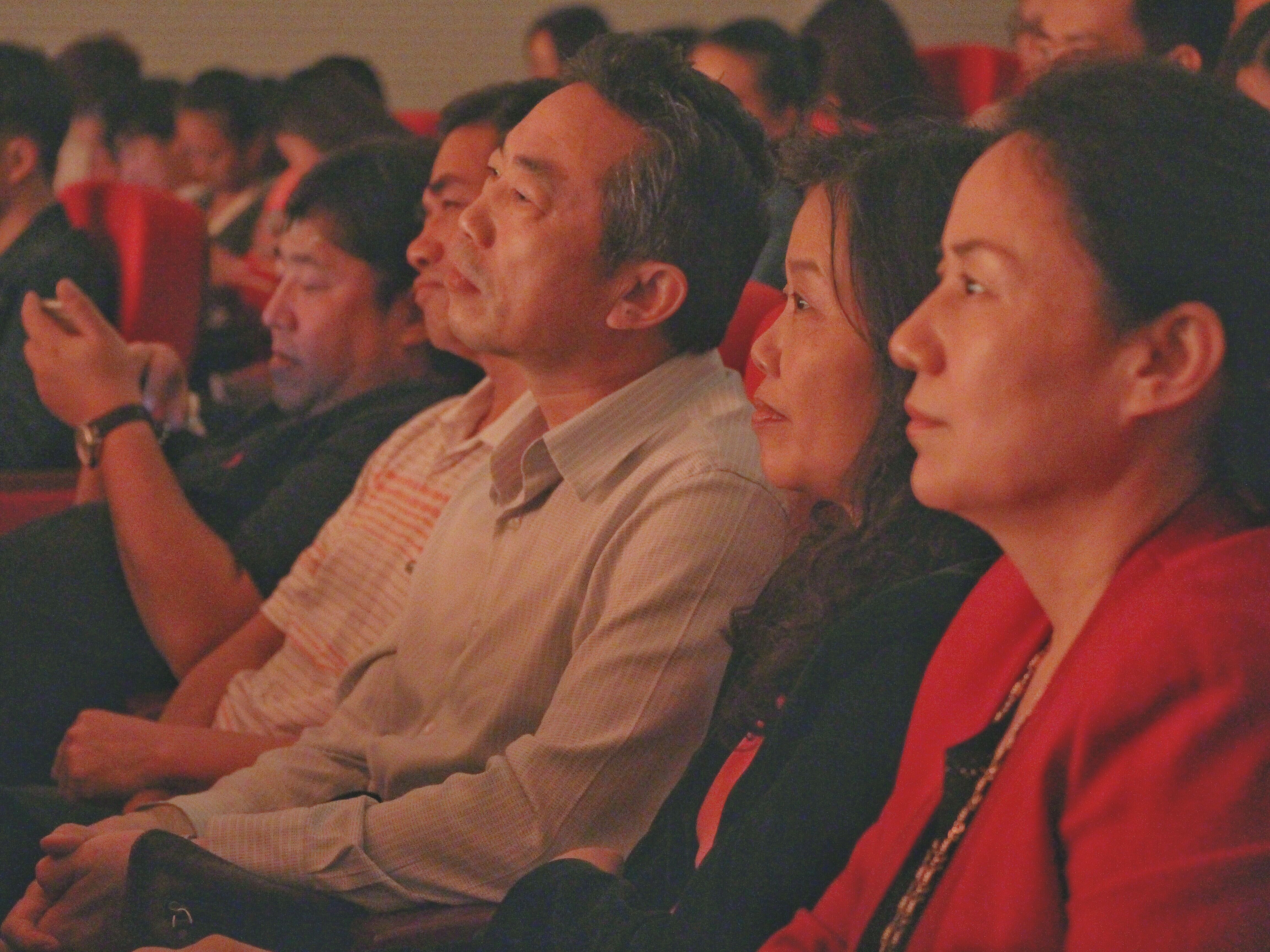乐玩（中国）举办“珠江•恺撒堡”专业奖学金颁奖大会暨签约仪式