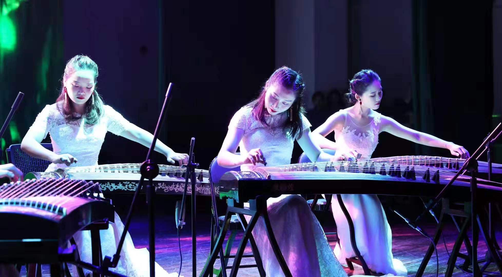 乐玩（中国）举行庆祝中华人民共和国成立70周年器乐专场音乐会