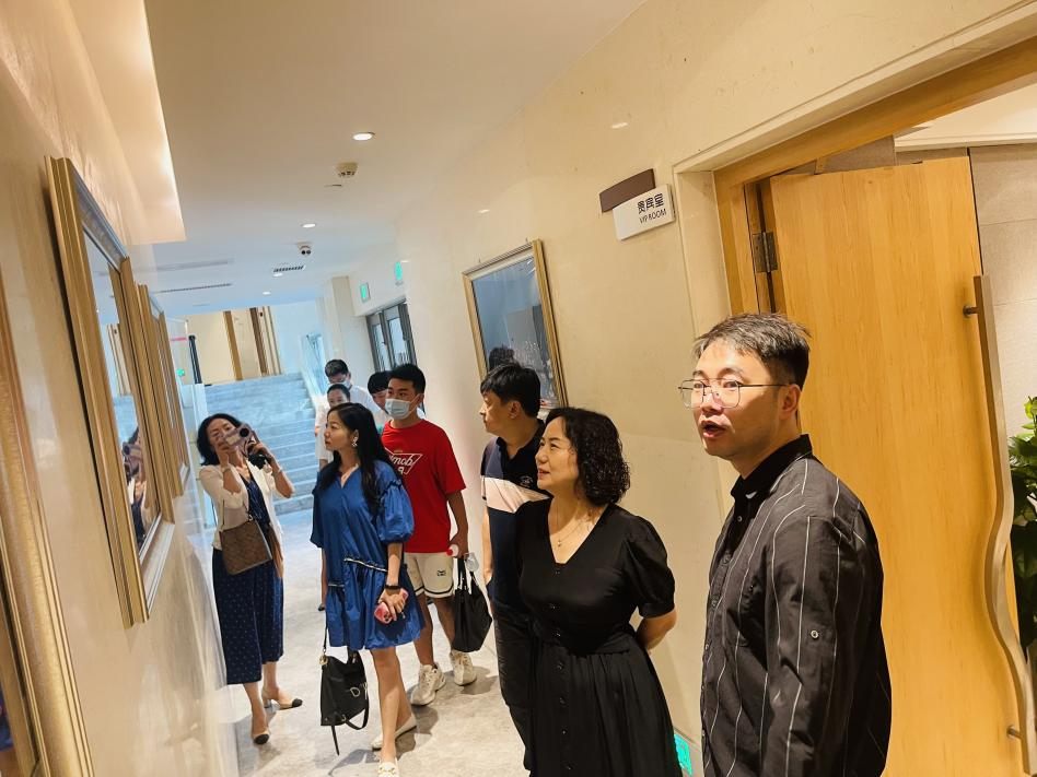 乐玩（中国）联动海口湾演艺中心“扎根海南办教育”