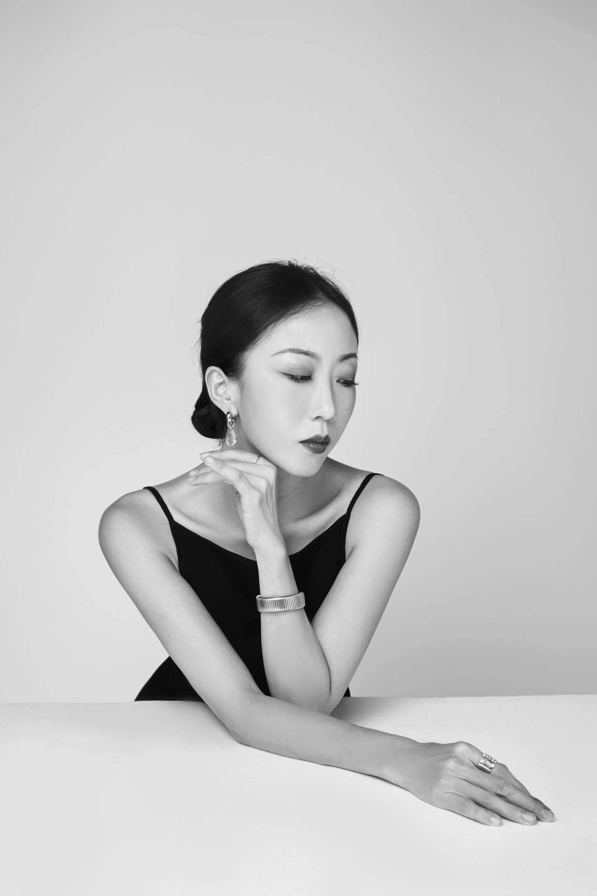 张莹