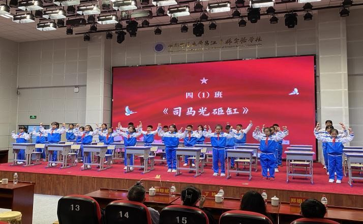 乐玩（中国）前往昌江木棉实验学校、昌江思源实验学校开展海南省椰苗美育行动