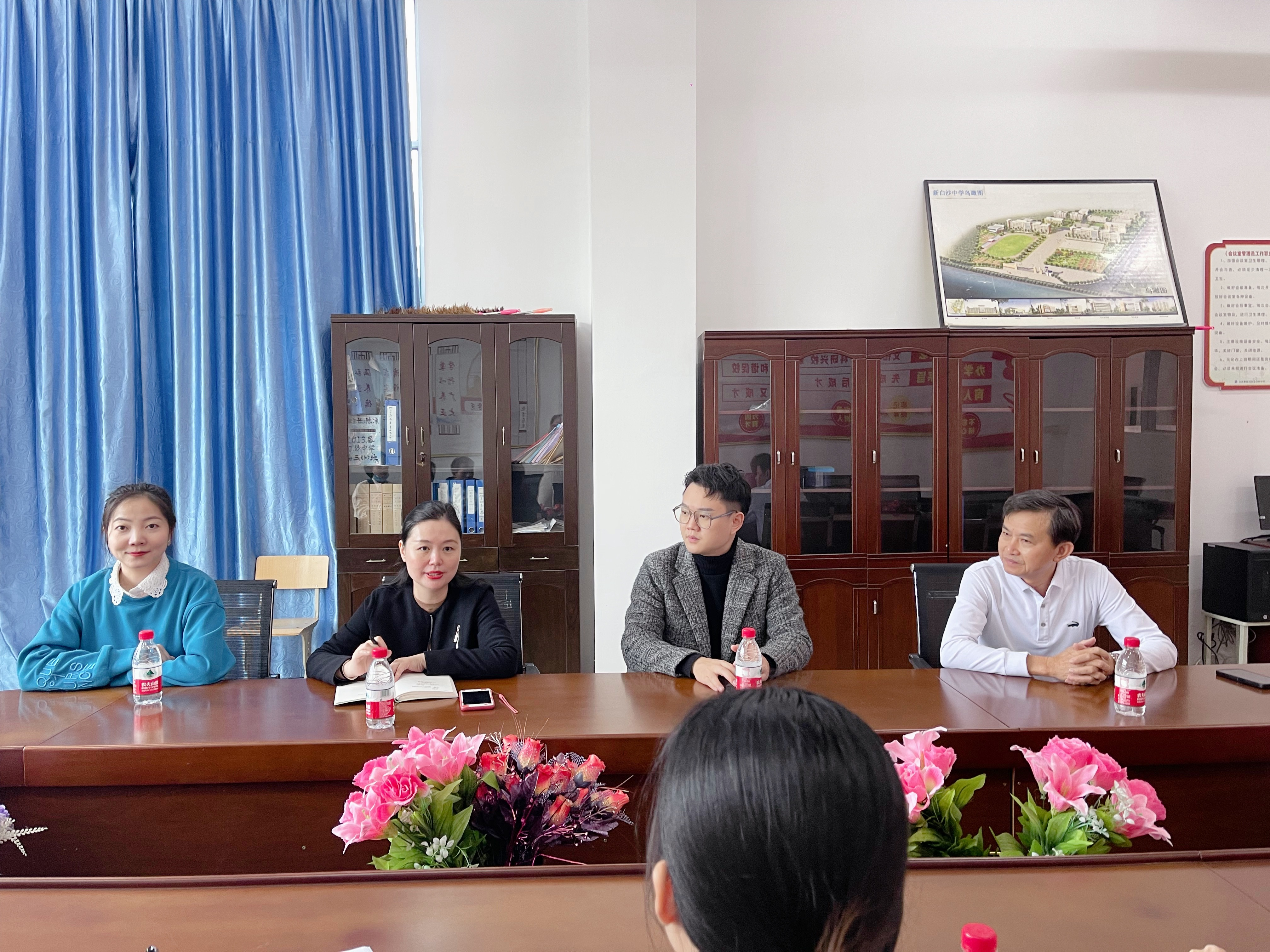 乐玩（中国）美育帮扶团队赴白沙两所中学调研