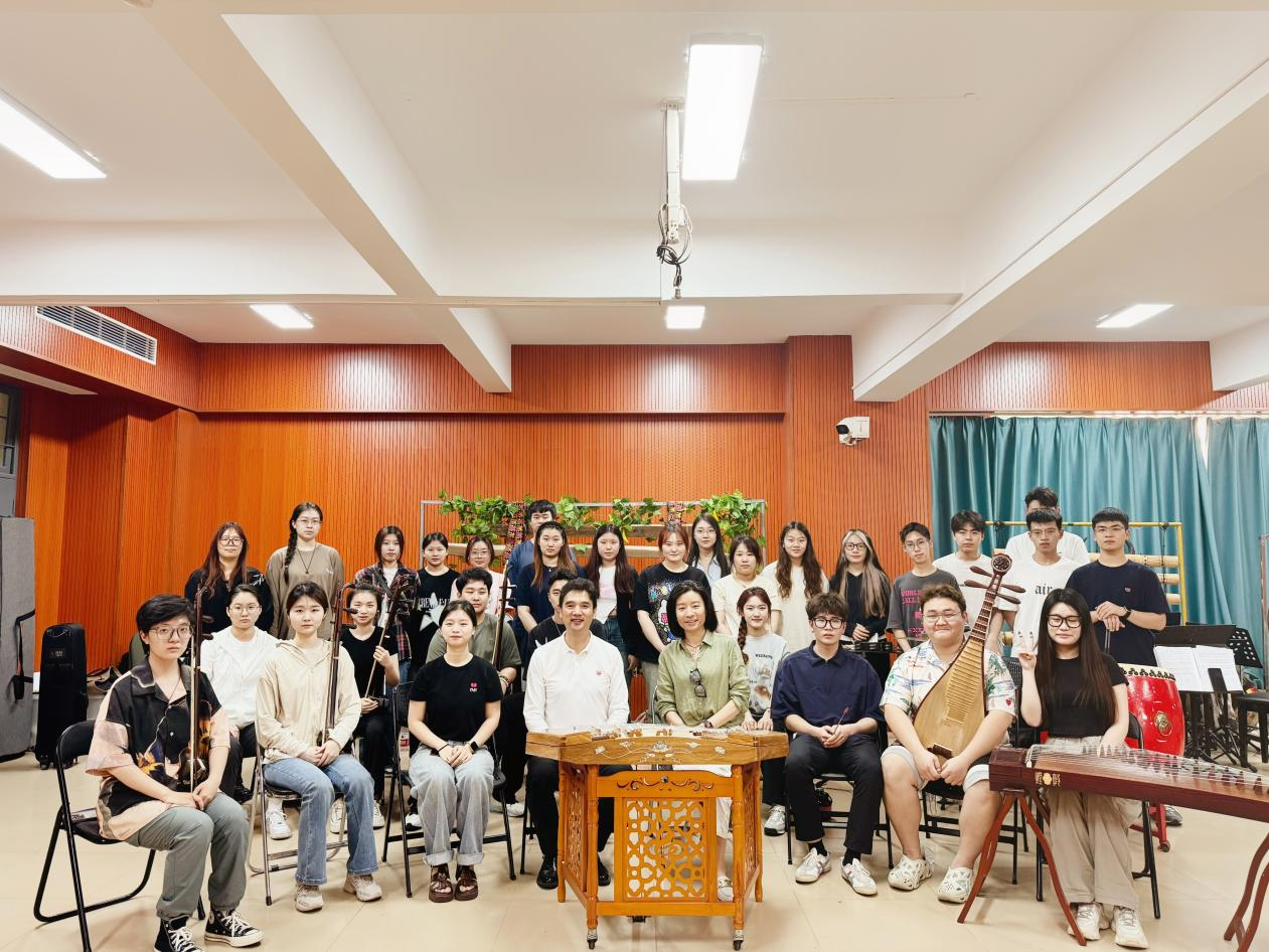 武汉乐玩（中国）解骏教授应邀进行多声部音乐表演专家课