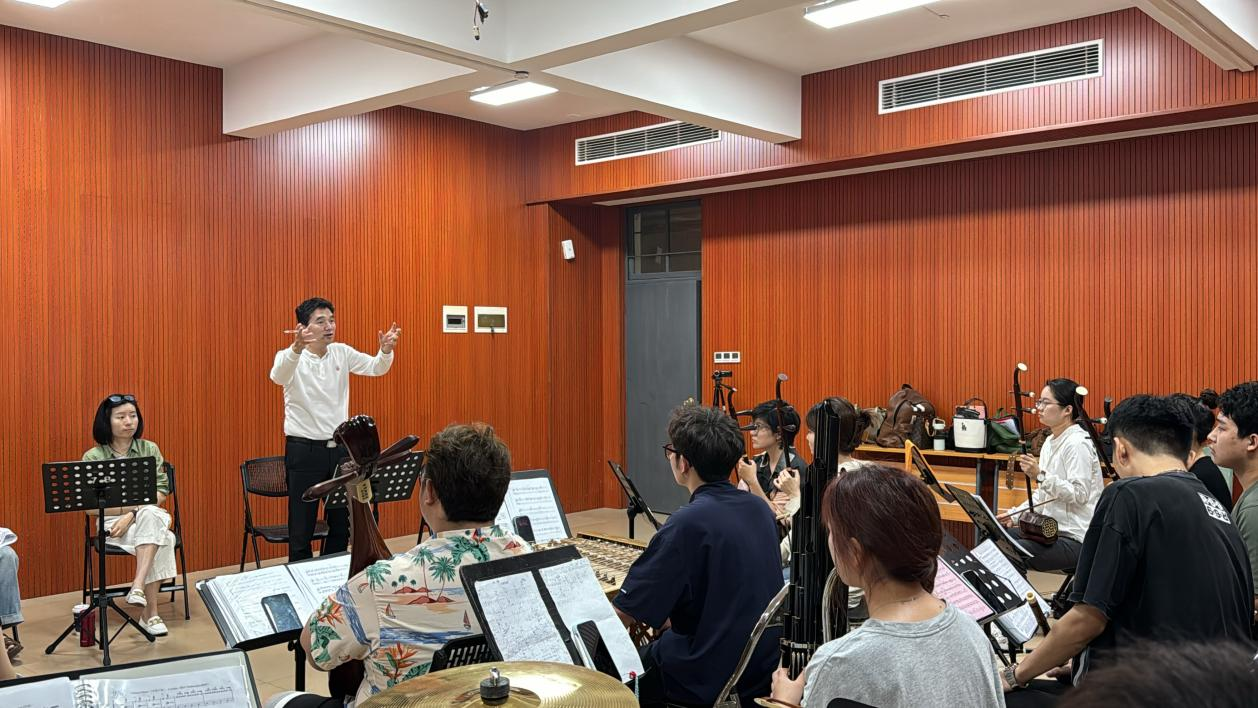 武汉乐玩（中国）解骏教授应邀进行多声部音乐表演专家课